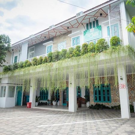 The Premiere Siti Hotel เจมเบอร์ ภายนอก รูปภาพ