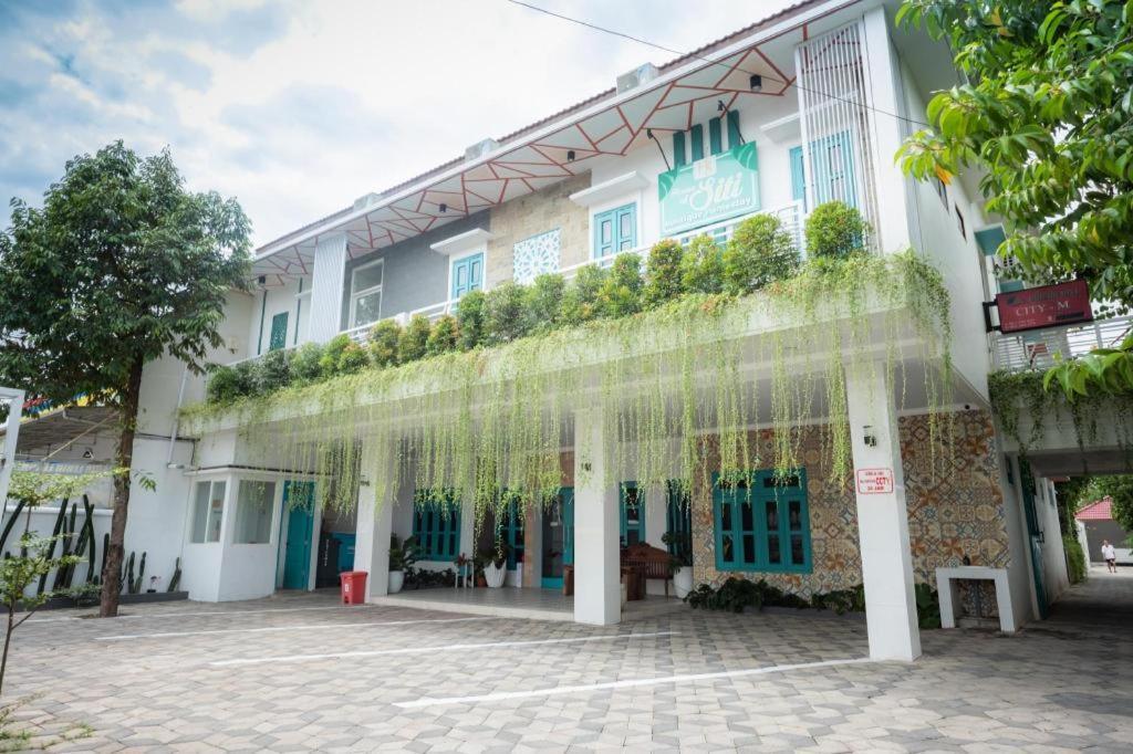 The Premiere Siti Hotel เจมเบอร์ ภายนอก รูปภาพ